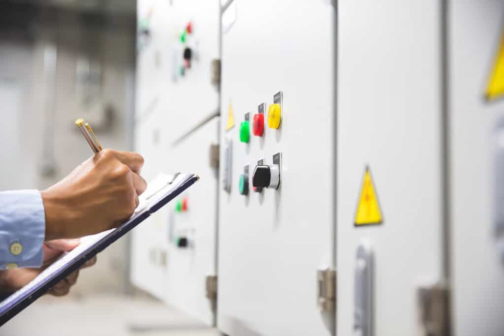 Electricity,And,Hvac,Ac,System,Service,,Technician,Checking,Air,Handling